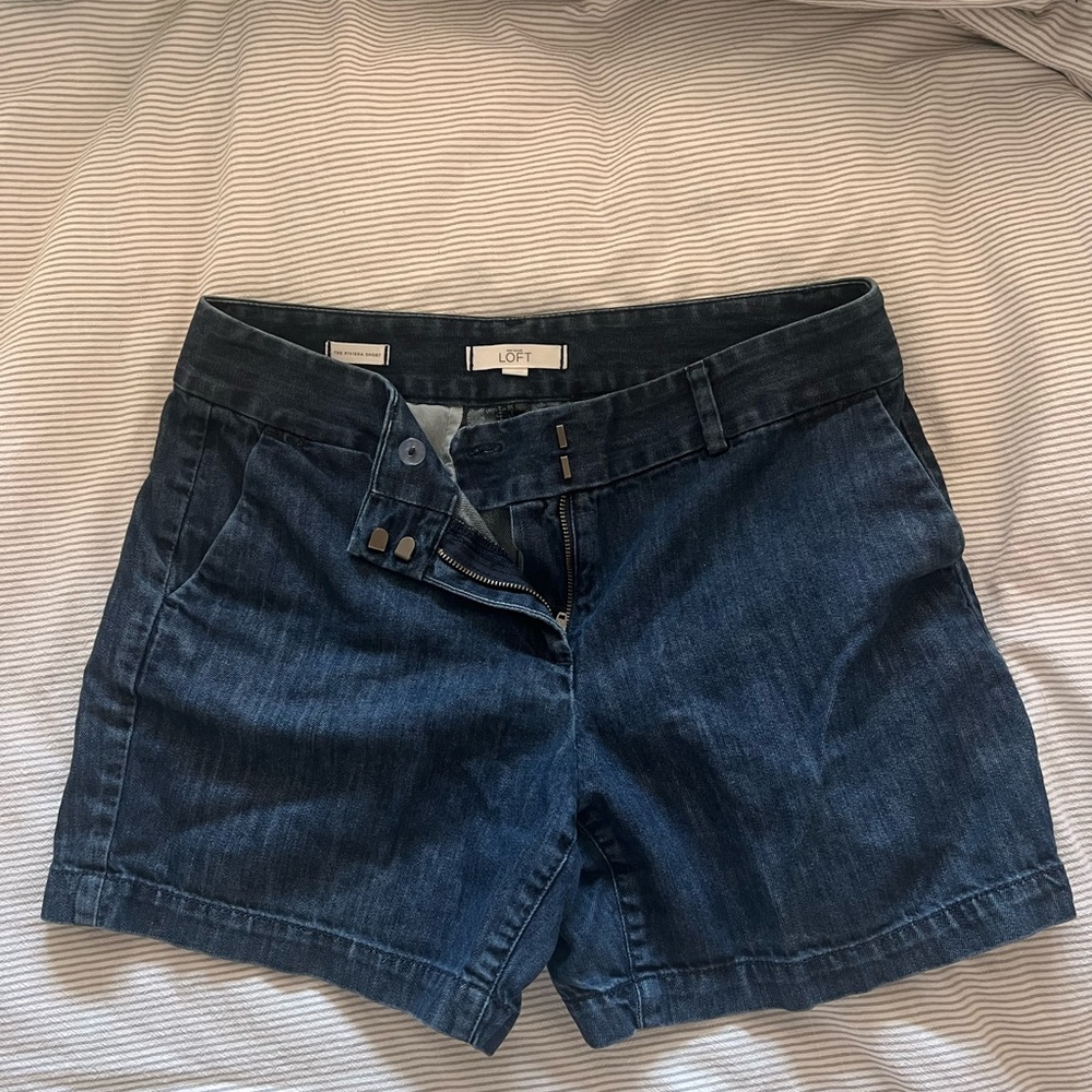 LOFT Blue Jean Shorts Tailored Mid-Thigh, The Rivera Shorts, Size 6